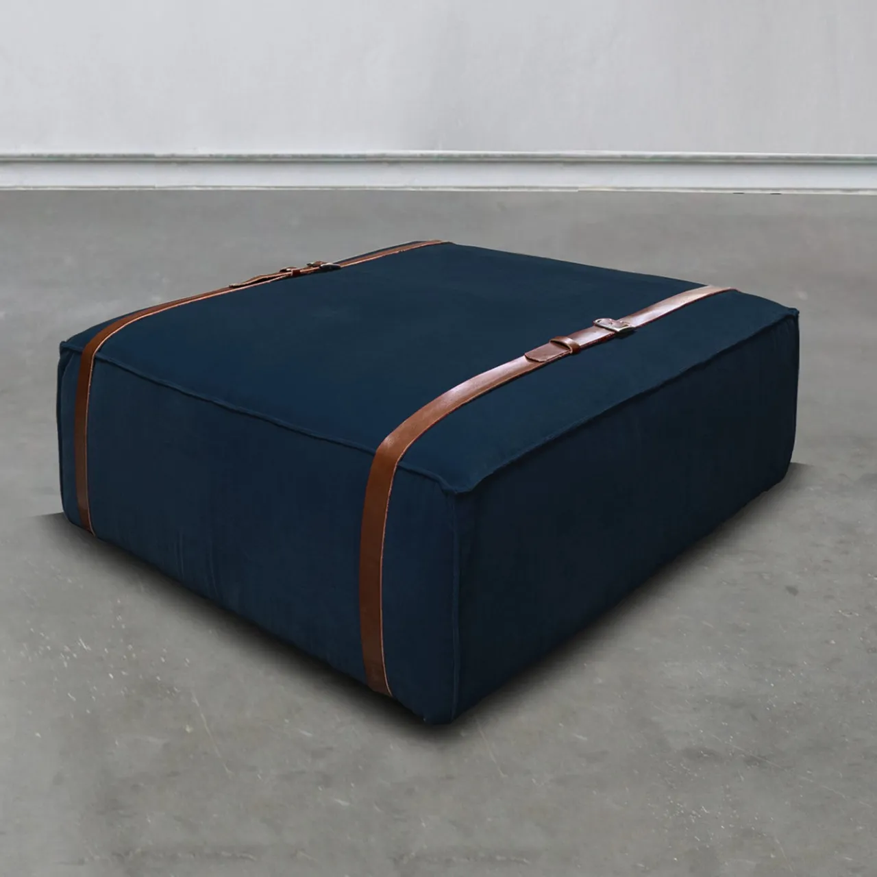 DLA Design Lab Ottomans & Poufs<Maxi Docker Navy Velvet Pouf