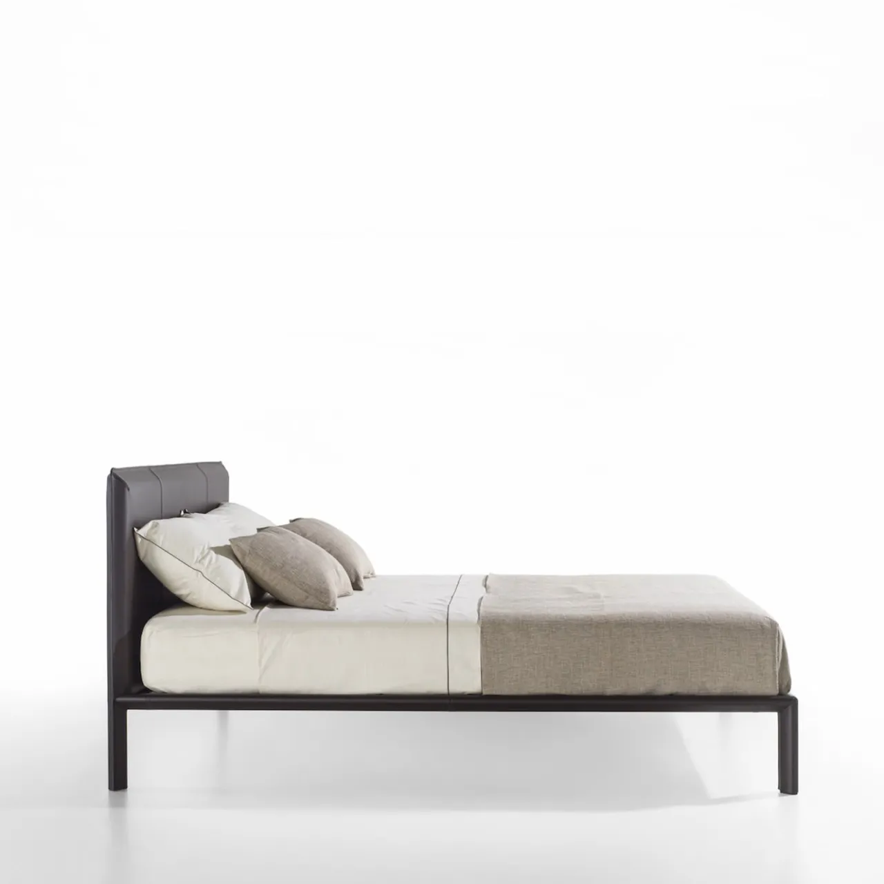 Enrico Pellizzoni Beds<Milano Brown Leather Bed