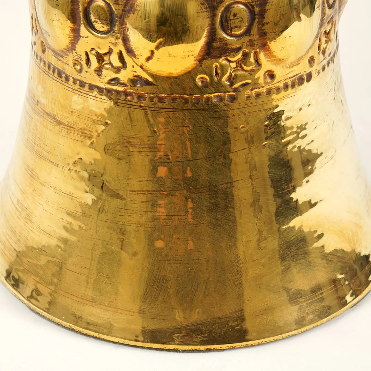 deBlona Side Tables<Myra Gold Ceramic Side Table by Gabriele Mengoni