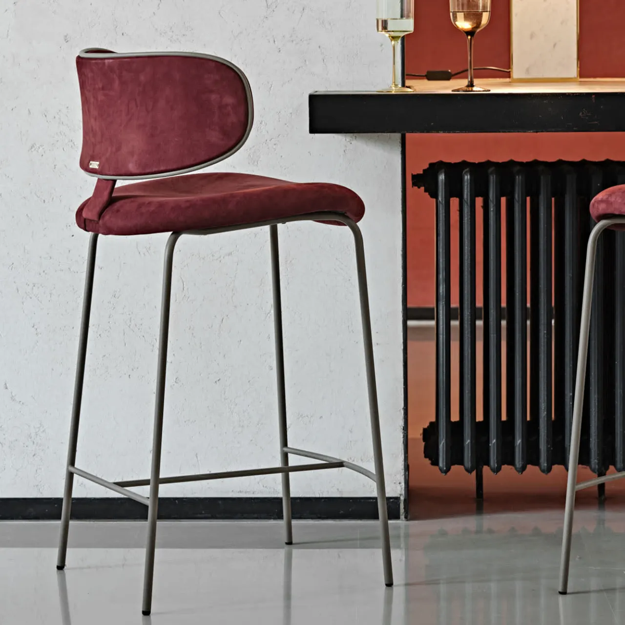 Black Tie Bar Stools<Natalia Red Bar Stool