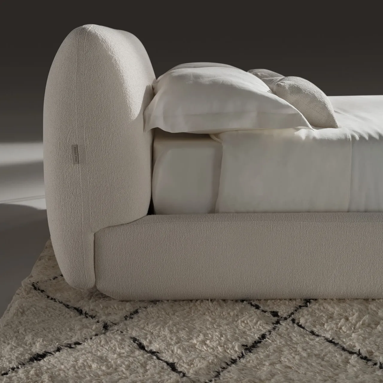 Ferri 1956 Beds<Naxos White Fabric Bed