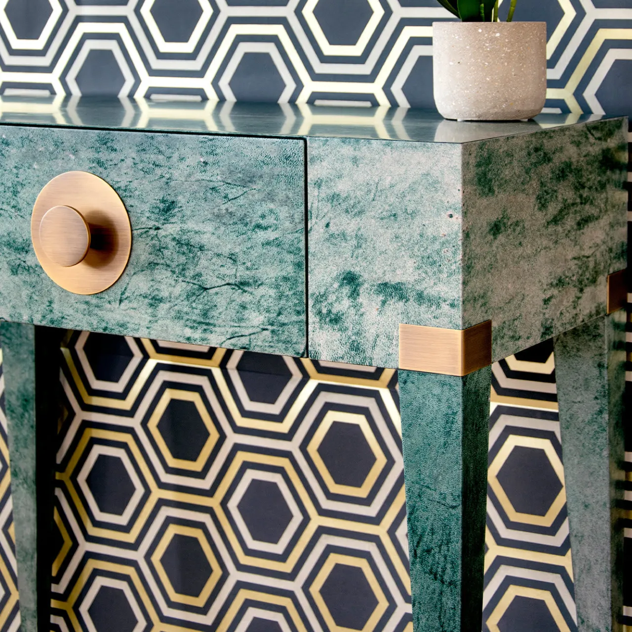 Extroverso Consoles<New Moon Green Console