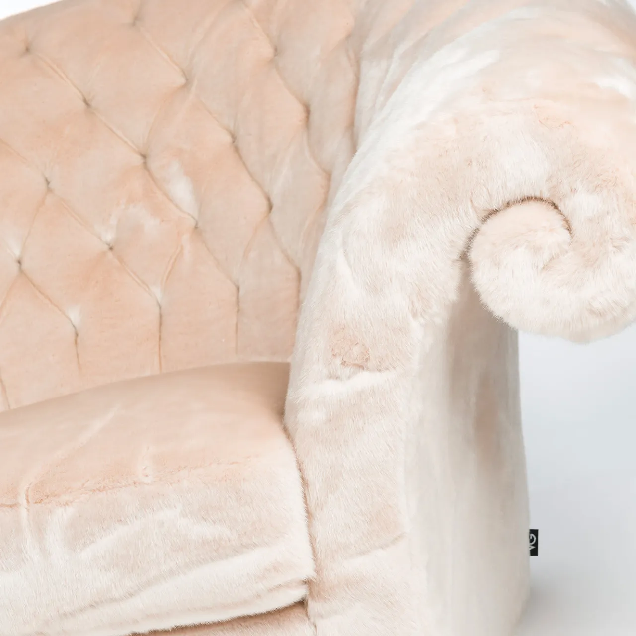 VGnewtrend Armchairs<New Versailles Faux-Fur Armchair