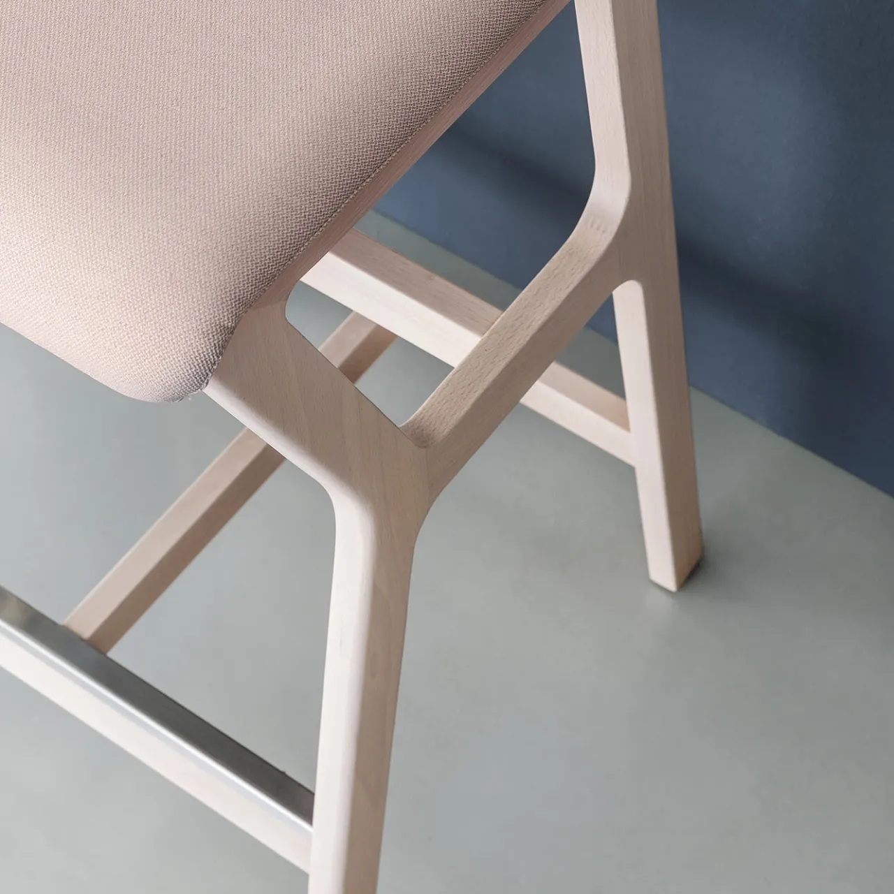 TrabA' Bar Stools<Nhino Pink Stool by Emilio Nanni