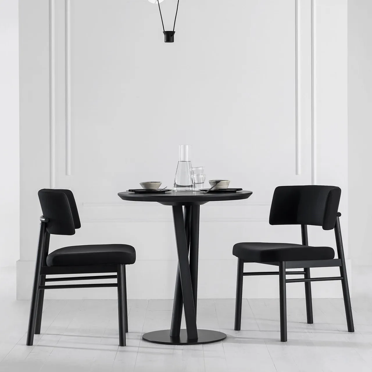 TrabA' Bistro Tables<Niels Bistro Table