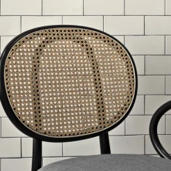 Gebrüder Thonet Vienna GmbH (GTV) – Wiener GTV Design Chairs<No. 0 Black and White Chair by Front