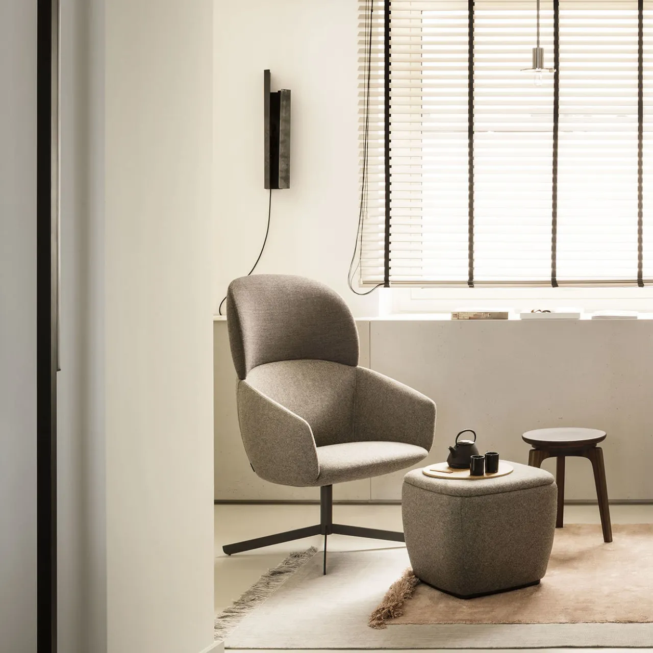 TRUE Lounge Chairs<Not Gray Highback Lounge Armchair