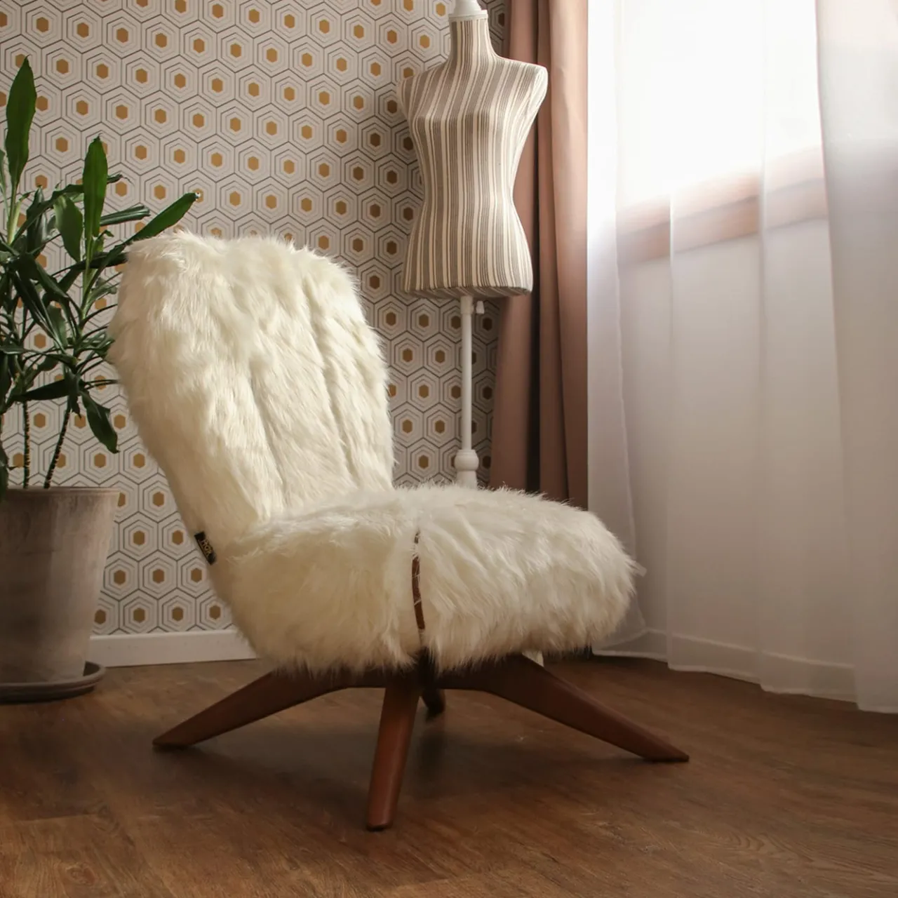 Puravisione Lounge Chairs<Nuvola White Faux Fur with Vintage Legs Lounge Chair