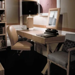 Chelini Desk & Writing Tables<Oak Desk with Leather Hand Pad