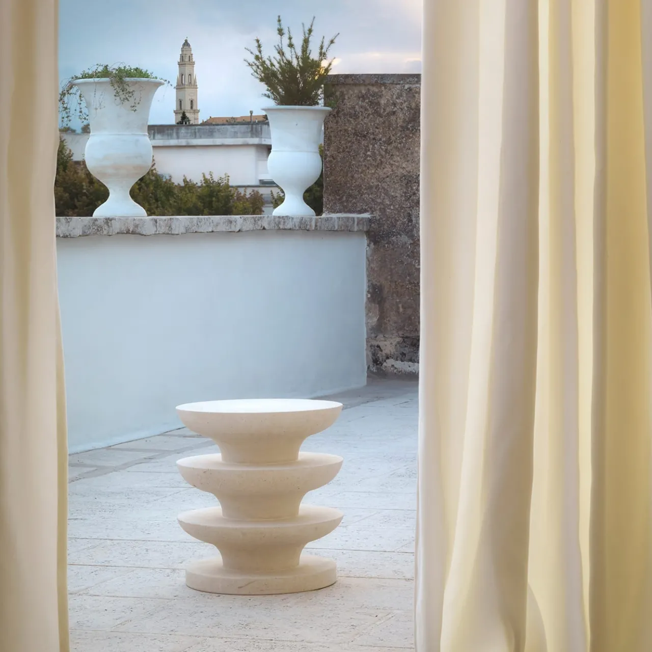 Pimar Limestone Stools<Ondulation Limestone Stool by Matali Crasset