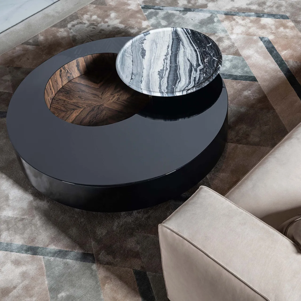 Visionnaire Coffee Tables<Orbital Lacquered Black Wood With Marble Tray Round Coffe Table