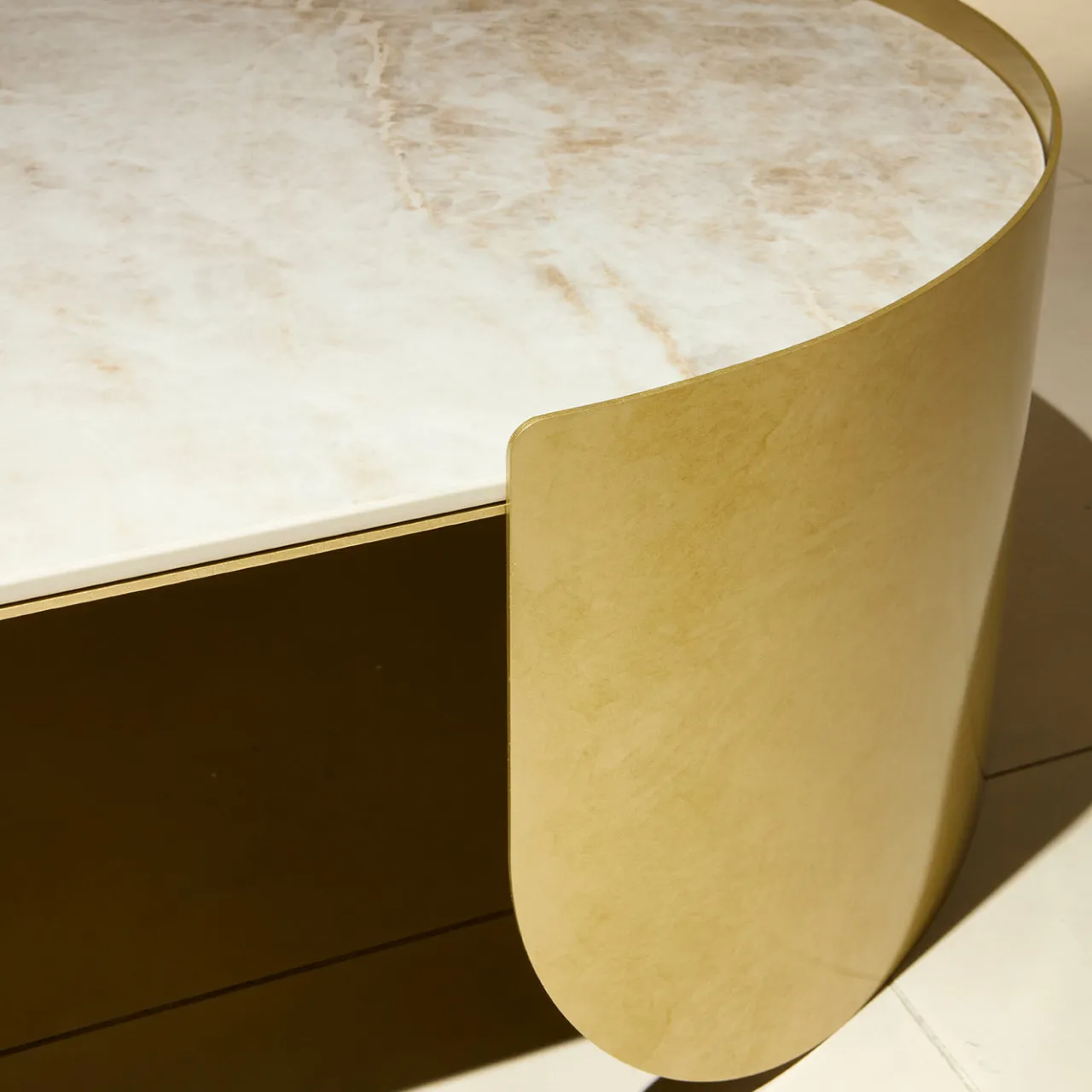 Encore Italia Coffee Tables<Osiris Oval Gold Coffee Table