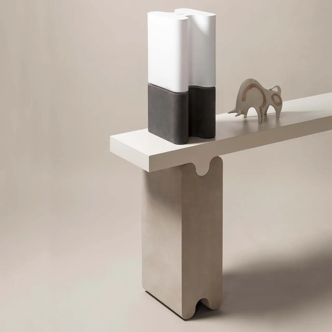 Giobagnara Consoles<OSSICLE LEATHER CONSOLE