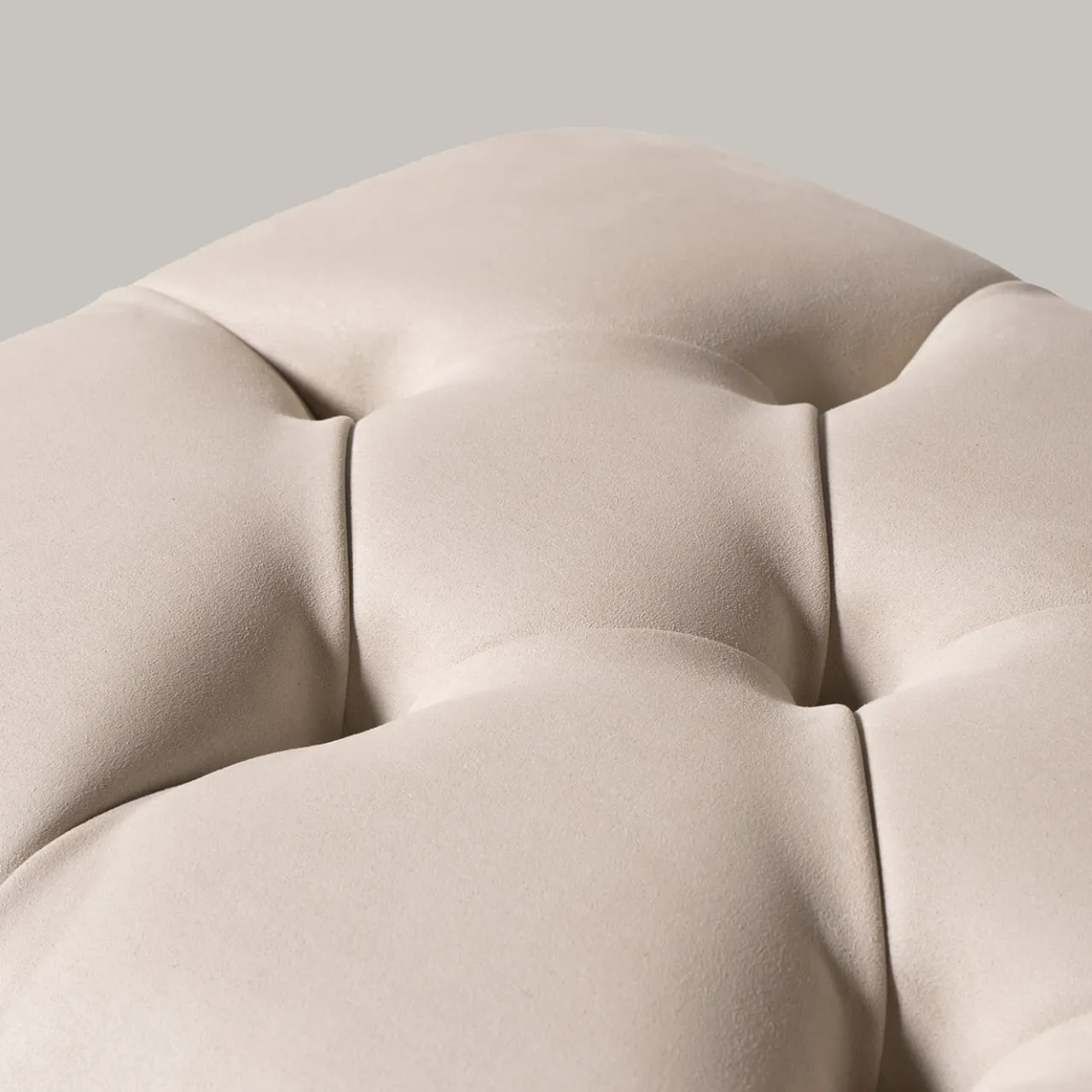 Mantellassi 1926 Ottomans & Poufs<Ottoman light brown and off white capitonnè pouf