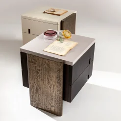 Laura Meroni Nightstands<Outfit Glossy Lacquered Bedside Table with Bronze Accents
