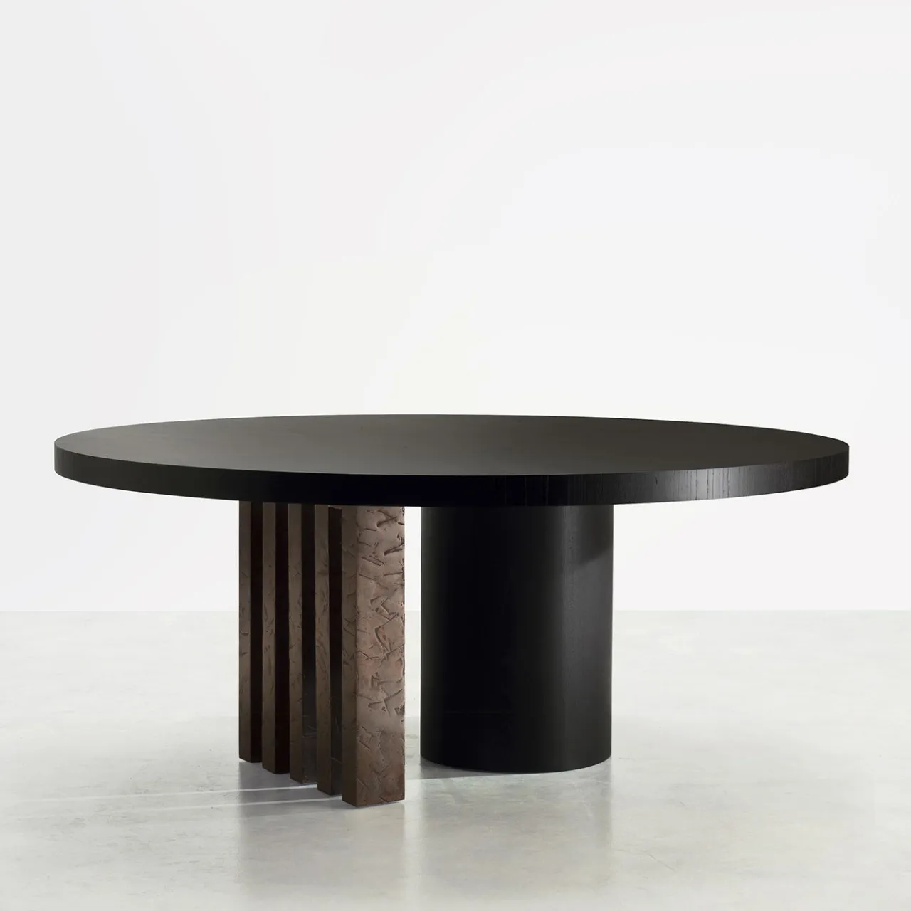 Somaschini Dining Tables<Ozark Round Table by Dainelli Studio