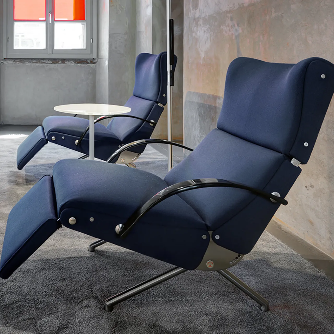 Tecno Spa Chaises<P40 Dusty Blue Lounge Chair by Osvaldo Borsani