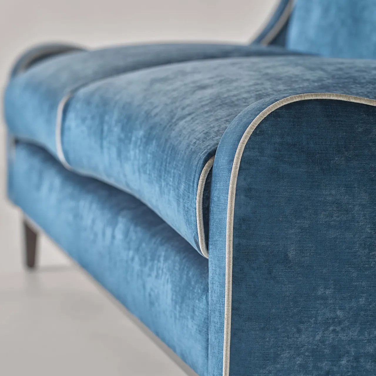 LCI_DECORA Sofas<Paris Blue Navy Velvet 3-Seater Sofa