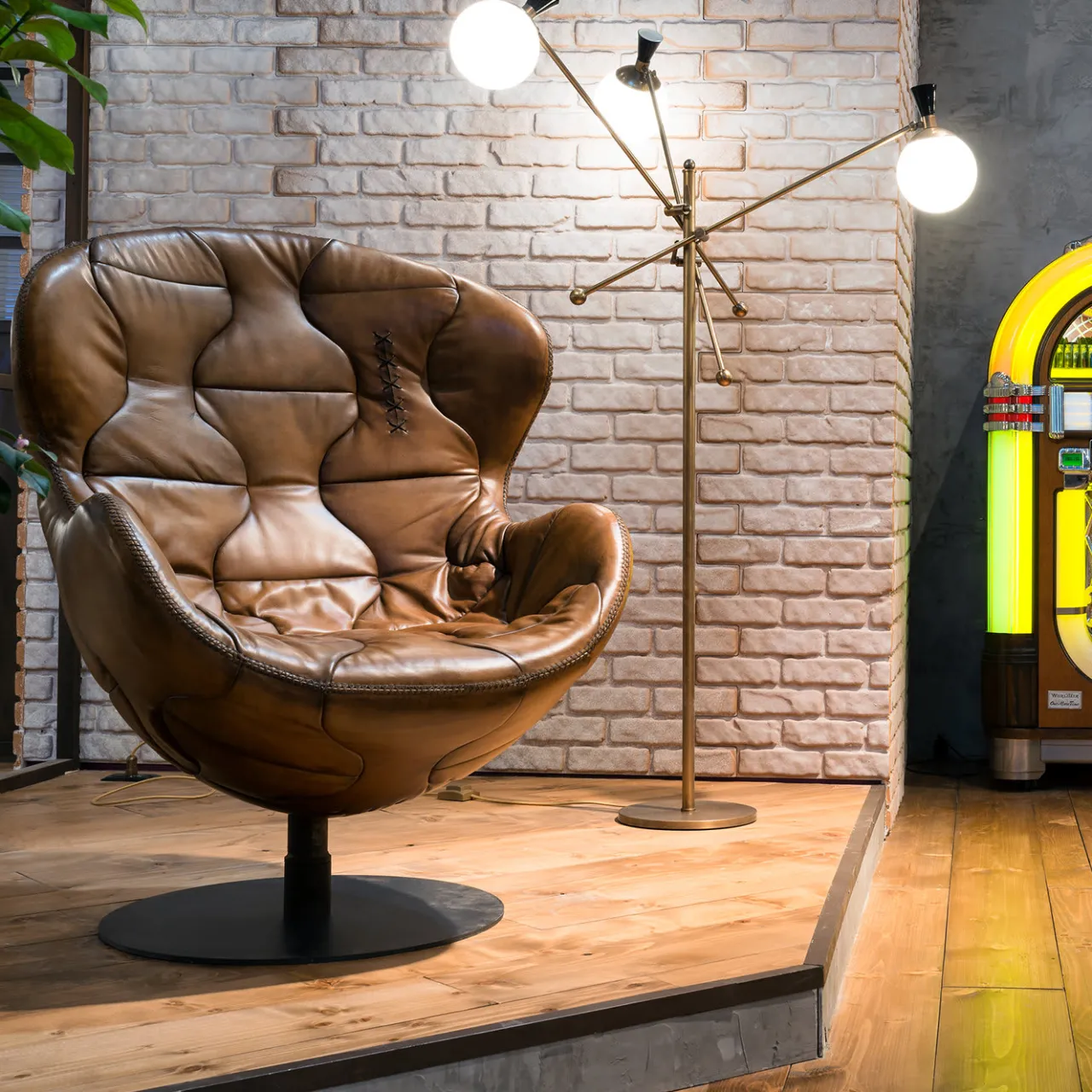 Mantellassi 1926 Armchairs<Pelè hand-patinated brown Crust leather swivel armchair