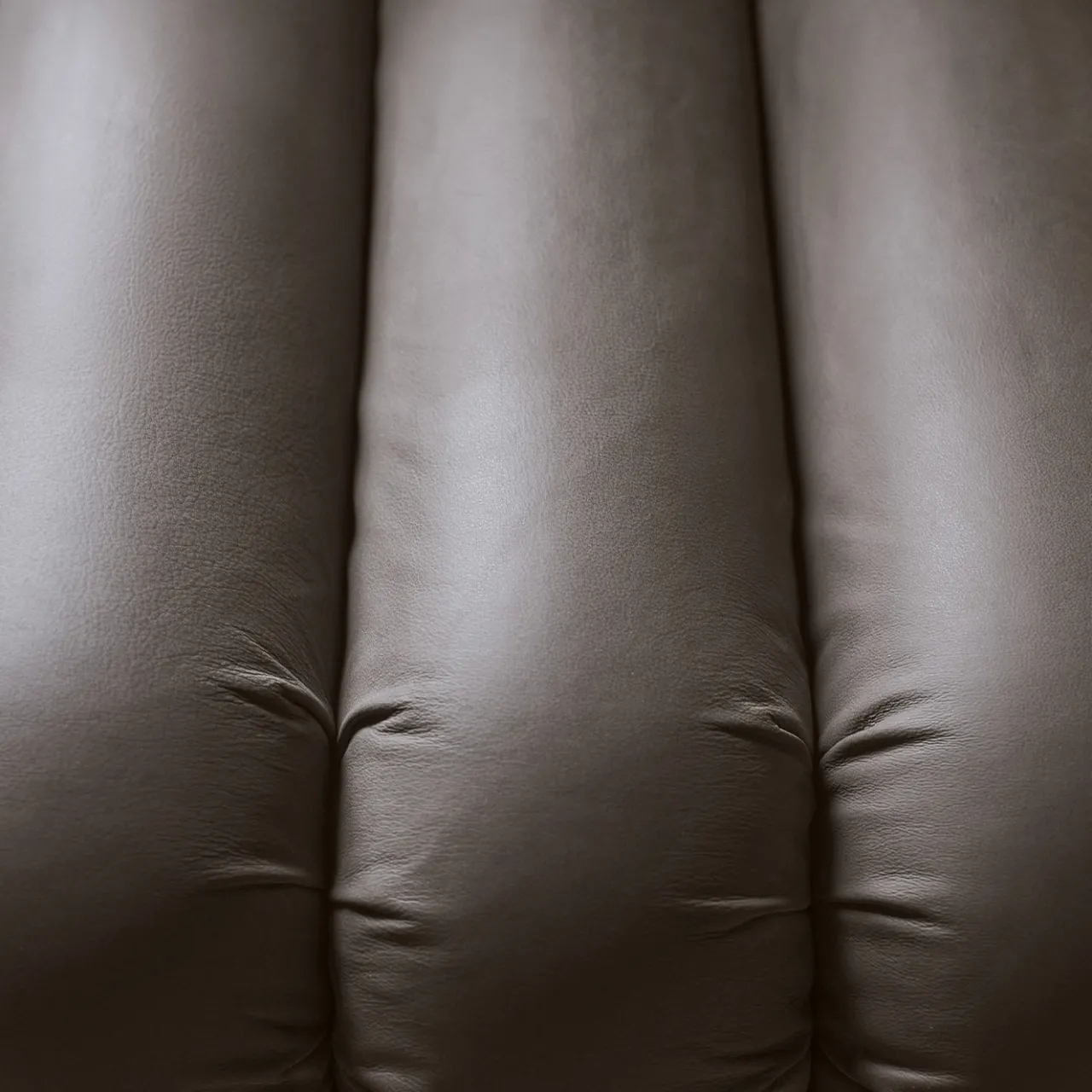 Exteta Outdoor Sofas & Benches<Periscopio Fluted Gray Nubuck Leather Sofa by Studiopepe