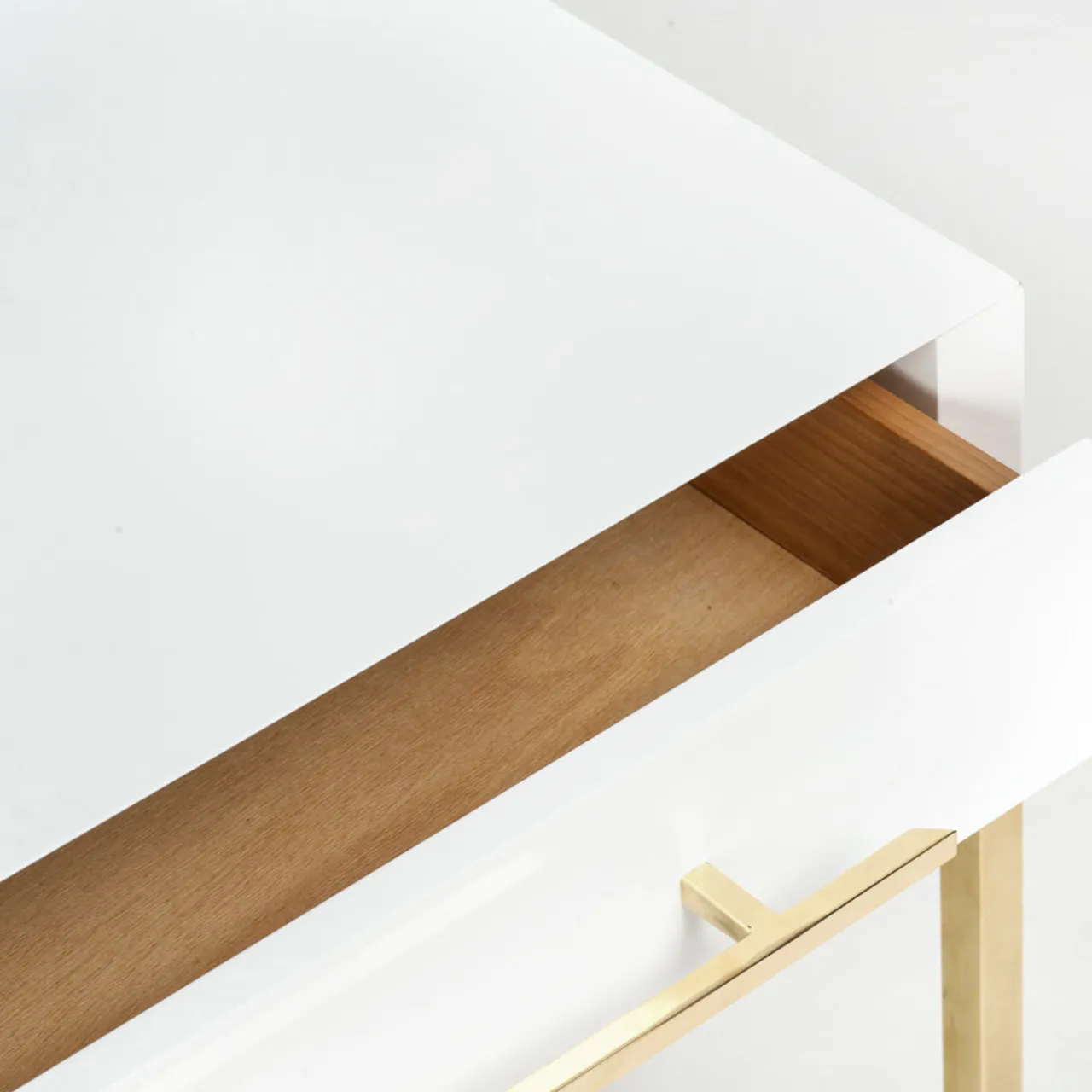 Tribute Nightstands<Piero White Side Table