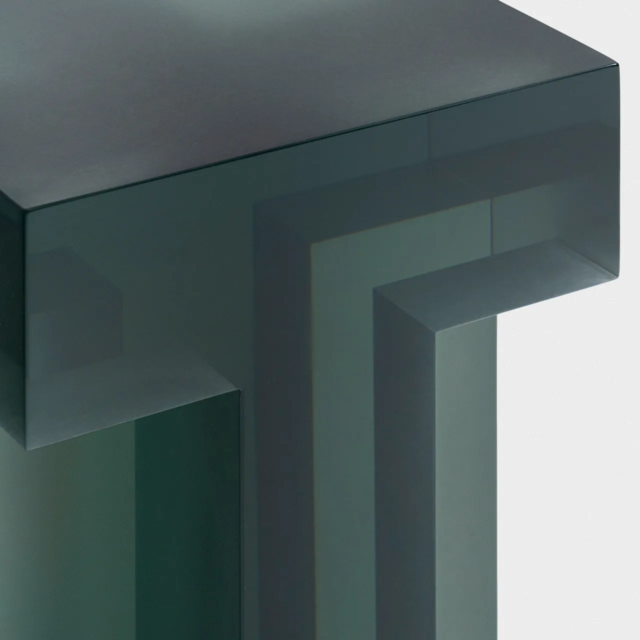 Delvis Unlimited Stools<Plus Green Resin Stool
