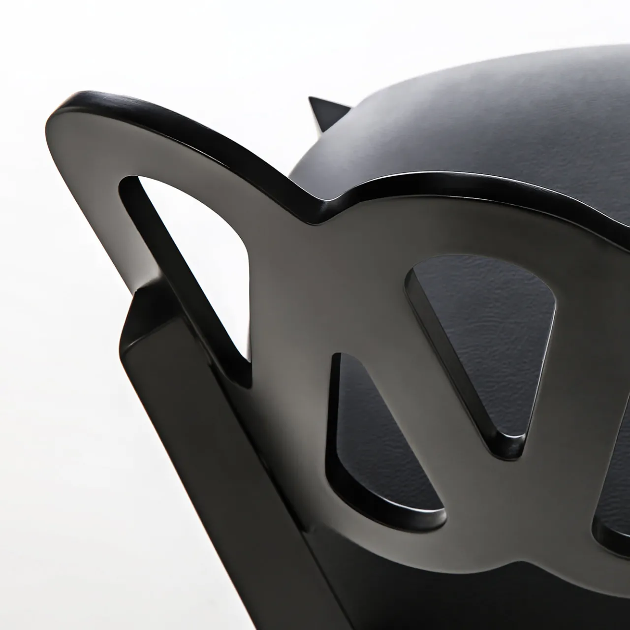 BBB Italia Chairs<Ponti 969 Black Leather Chair by Gio Ponti