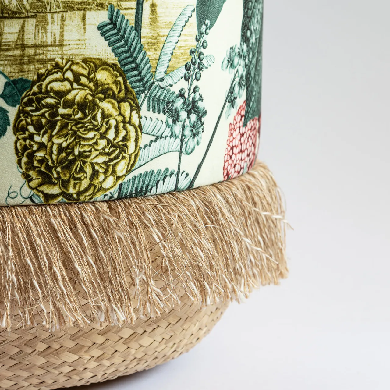 Grand Tour by Vito Nesta Ottomans & Poufs<Pouf Notti d'Oriente with botanical fantasy and basket base