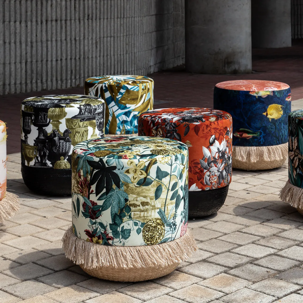 Grand Tour by Vito Nesta Ottomans & Poufs<Pouf Notti d'Oriente with botanical fantasy and basket base