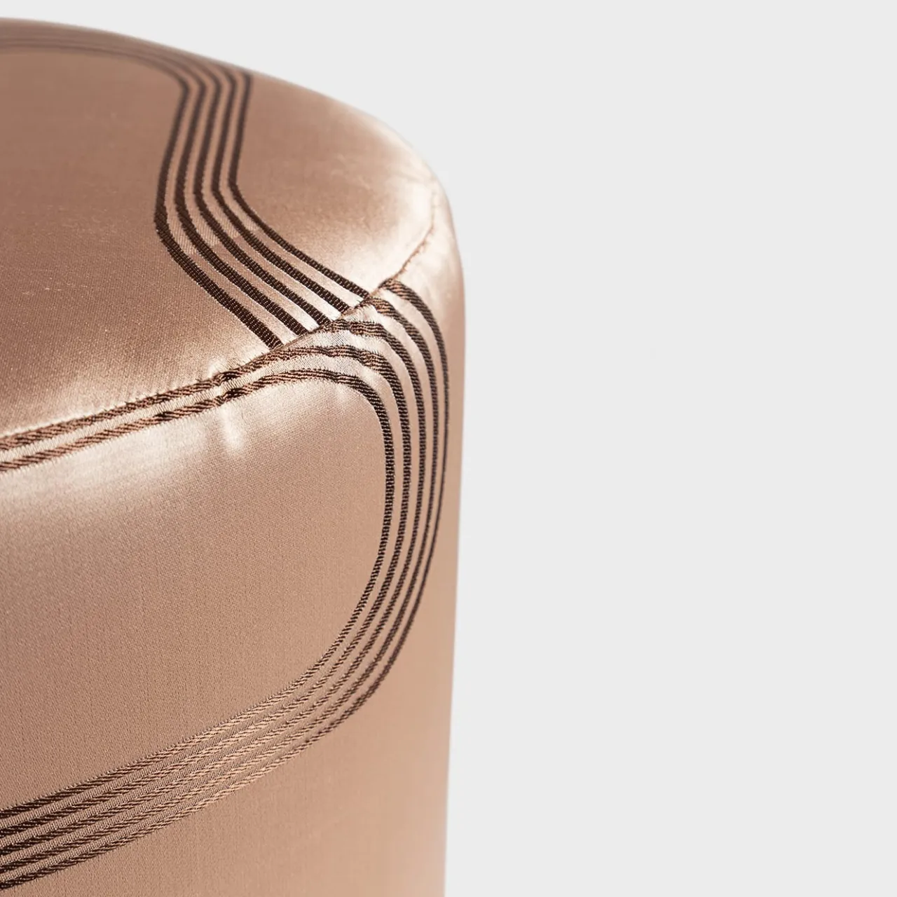 Grand Tour by Vito Nesta Ottomans & Poufs<Pouf Vague Pink with Rubelli archive fabric and basket base