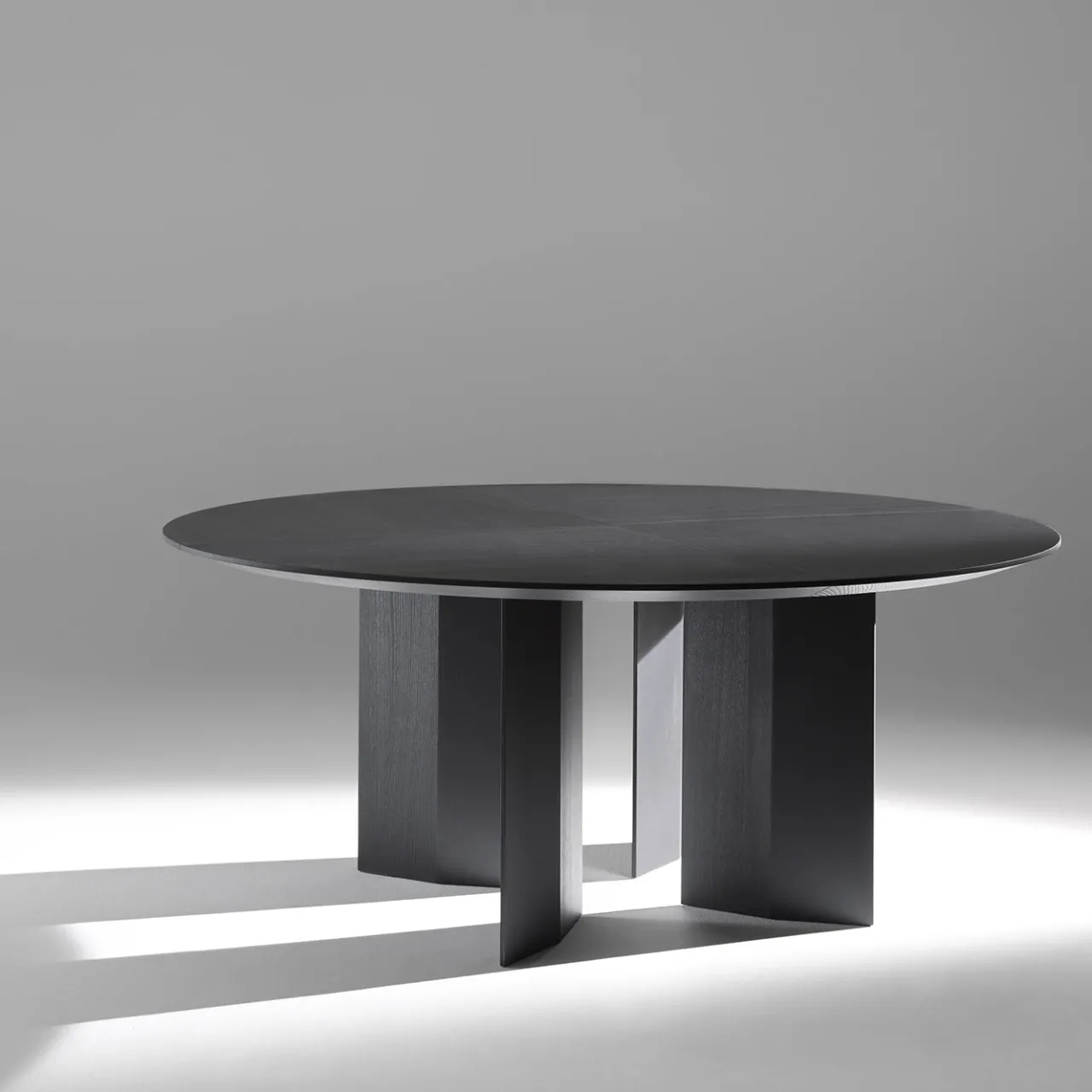 Albedo Dining Tables<Praia Round 180 Black Wood Dining Table
