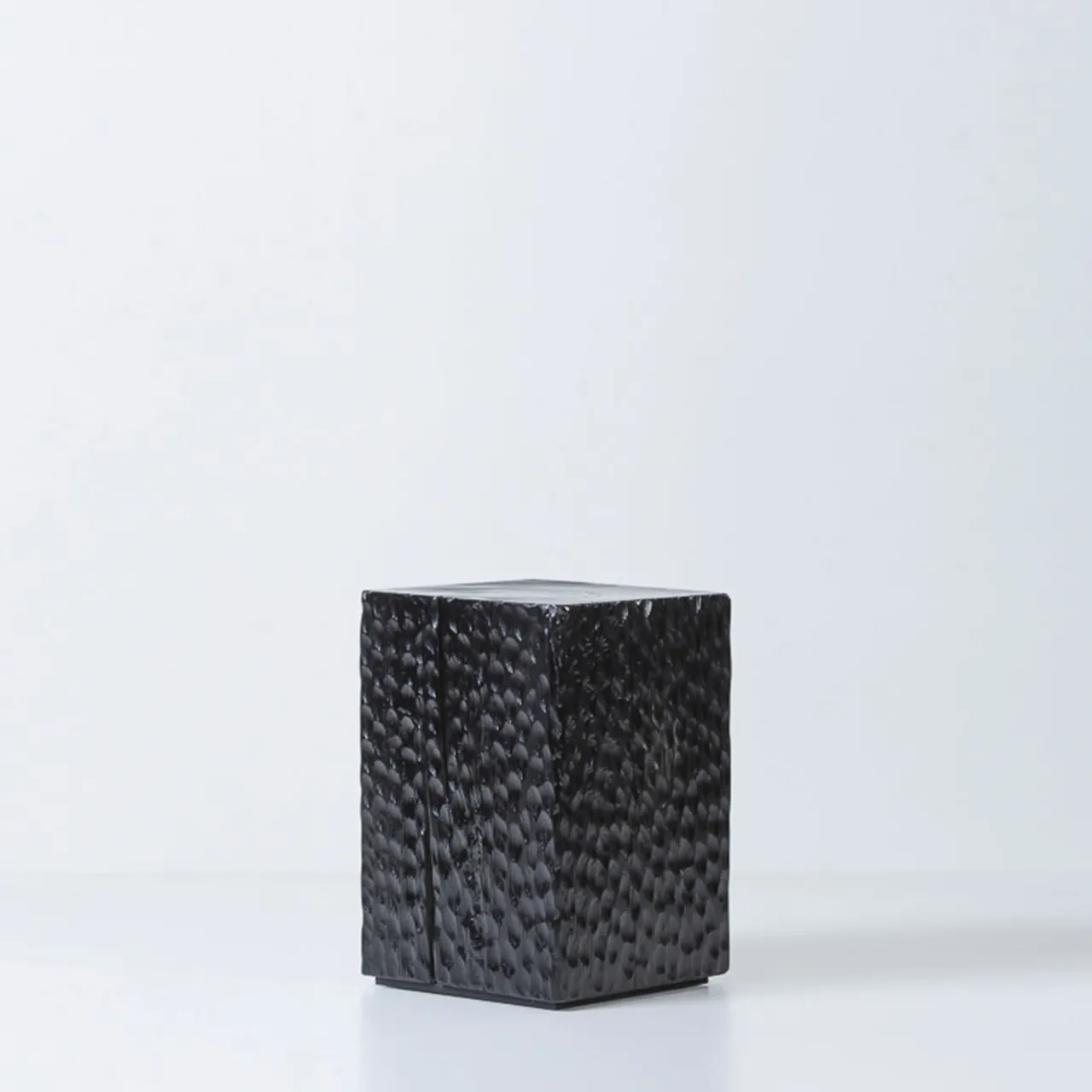Omnibus Design Stools<Quartus II Carved Black Stool
