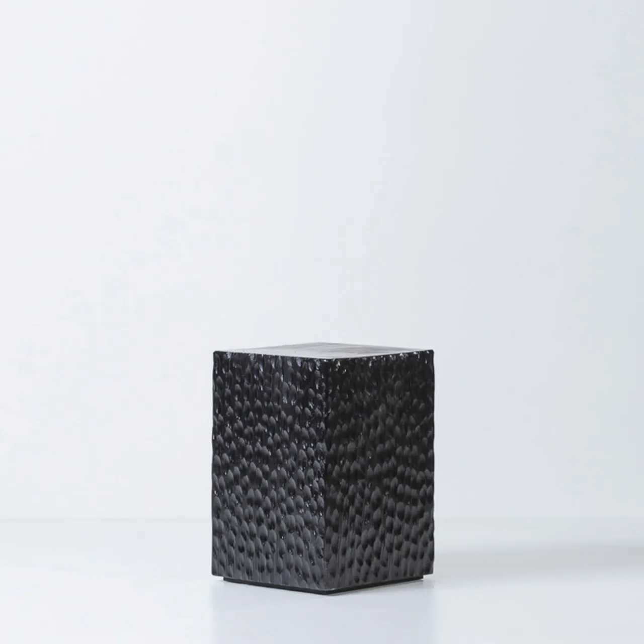 Omnibus Design Stools<Quartus III Carved Black Stool