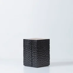 Omnibus Design Stools<Quartus IV Carved Black Stool