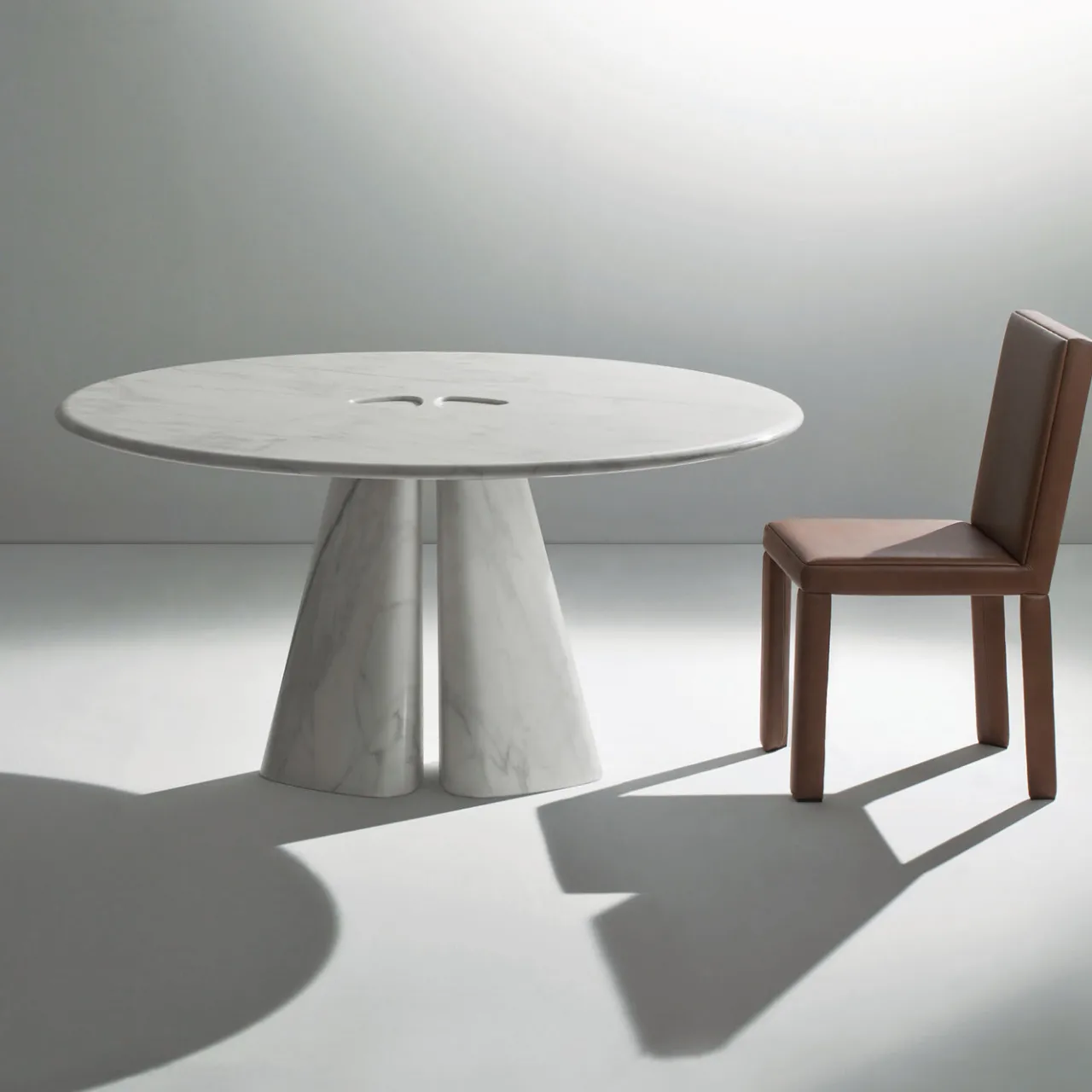 Laura Meroni Dining Tables<Raja Round Table by Bartoli Design
