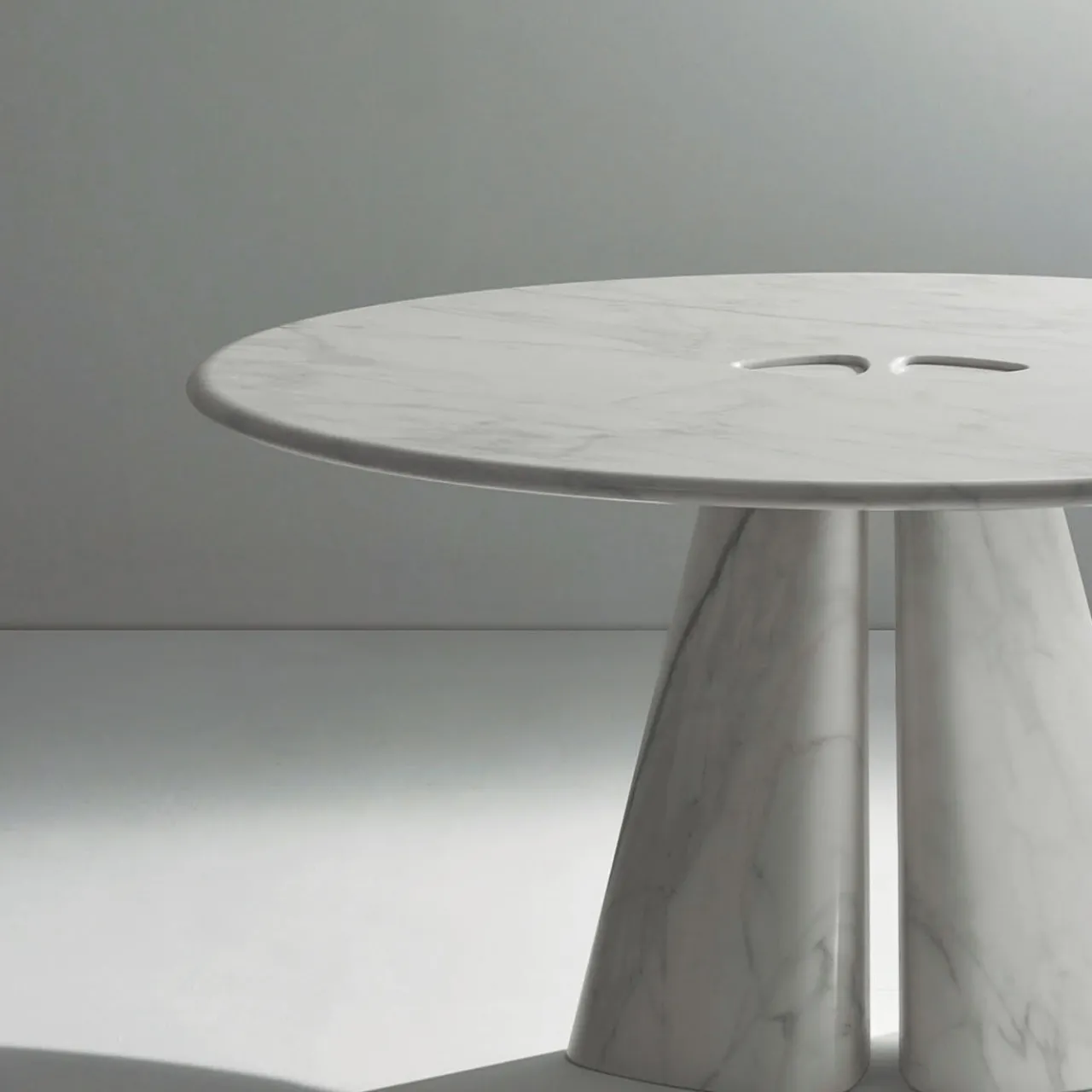 Laura Meroni Dining Tables<Raja Round Table by Bartoli Design
