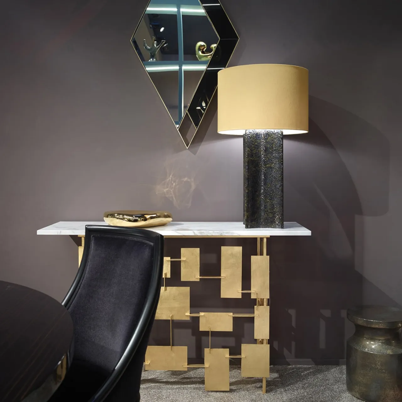 Marioni Consoles<Raymond Console