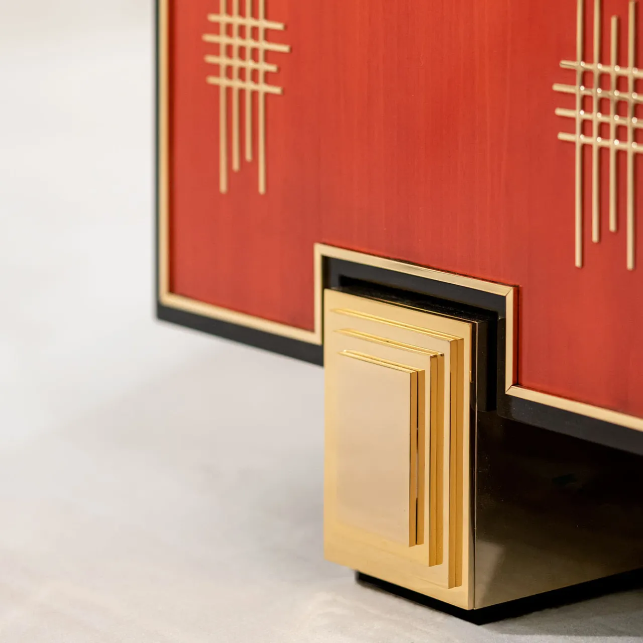 CG Capelletti Bar Cabinets<Red Bolivar Wood Bar Cabinet
