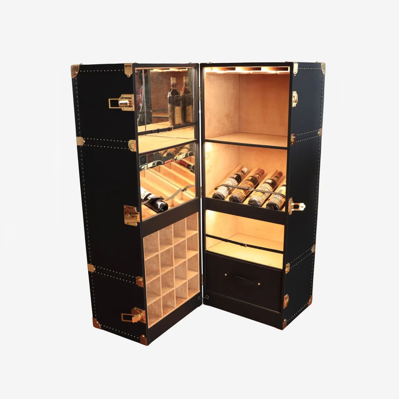 Terrida Trunks<Regale Wheeled Black & Gold Steamer Bar Trunk