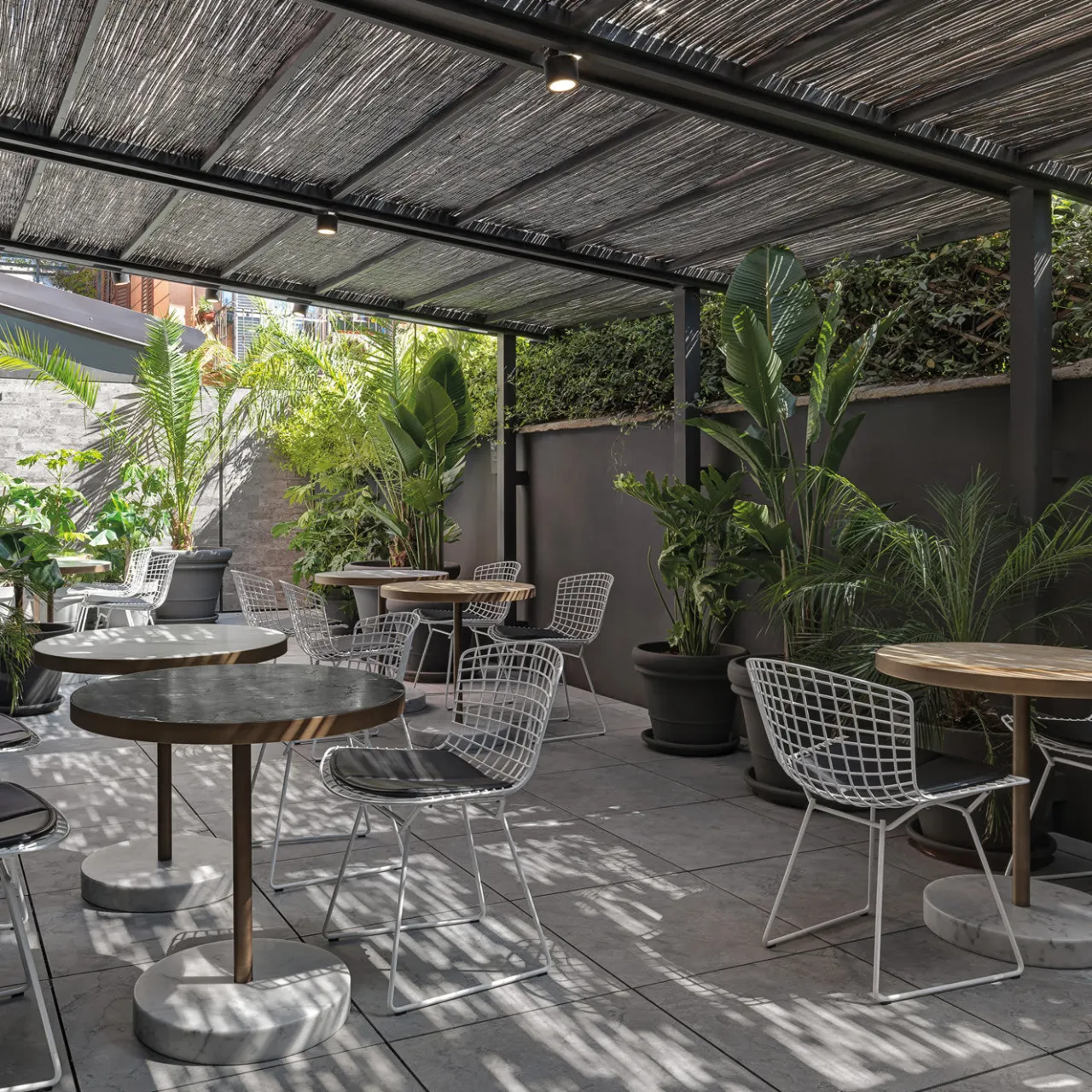 Salvatori Bistro Tables<Rene Bistro Table in Nero Marquinia Marble by Piero Lissoni