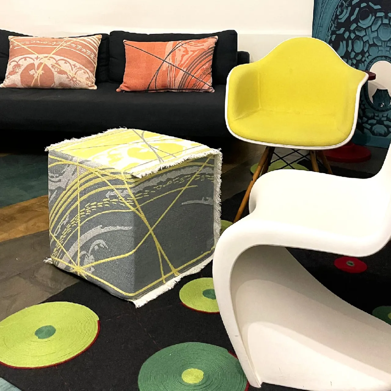 Effimero Barocco Ottomans & Poufs<Reverso Fringed Cedar Yellow & Blue/Seaweed Green Jacquard Pouf