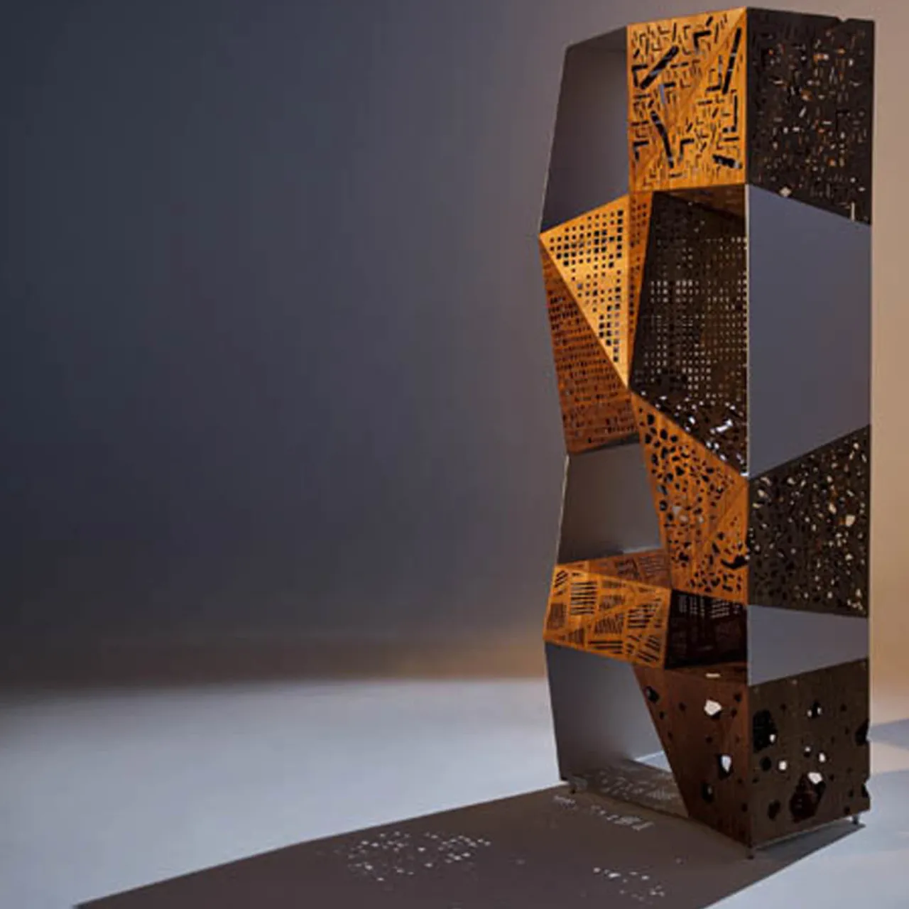 Horm Bookcases<Riddle Totem by Steven Holl