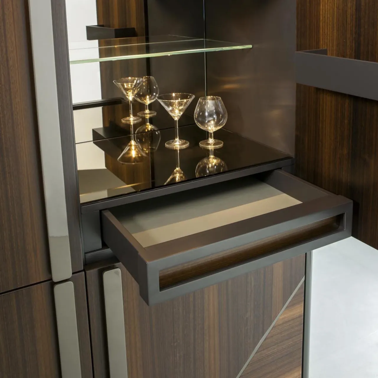 Minotti Collezioni Bar Cabinets<Ring Bar Cabinet