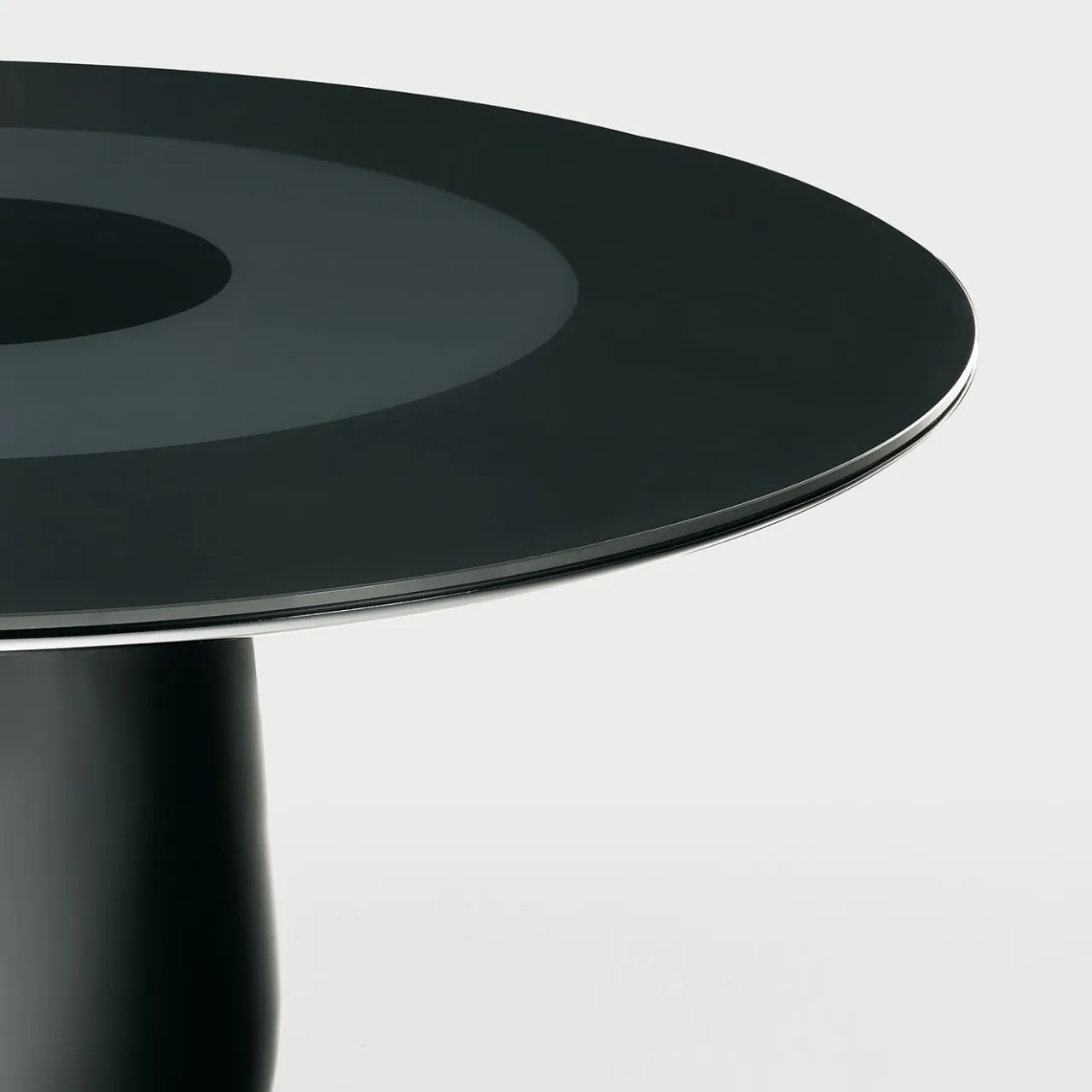 Baleri Italia Dining Tables<Roundel Black Crystal Dining Table by Claesson Koivisto Rune