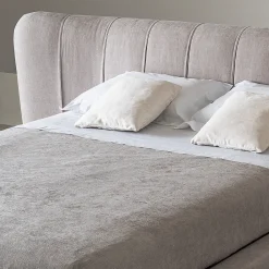 Casamilano Beds<Royale Stripe Bed, greige Fabric by Castello Lagravinese