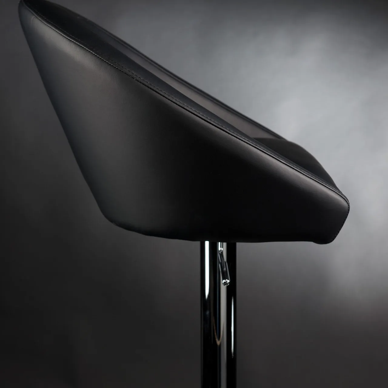 VGnewtrend Bar Stools<Rusty Black Leather Bar Stool