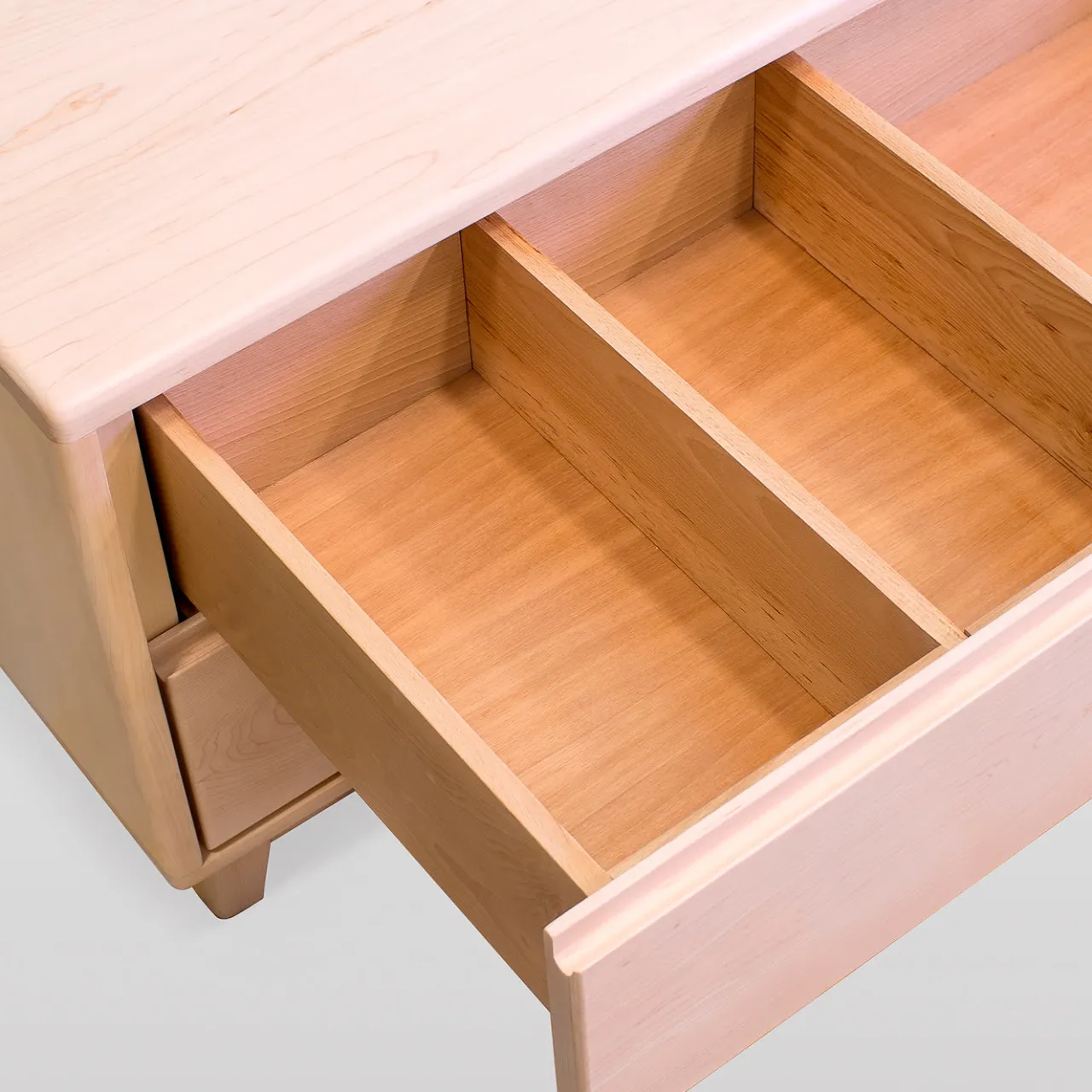 Ebanisteria Roberto Gambella Dressers<Scandinavian-Style 2-Drawer Maple Dresser