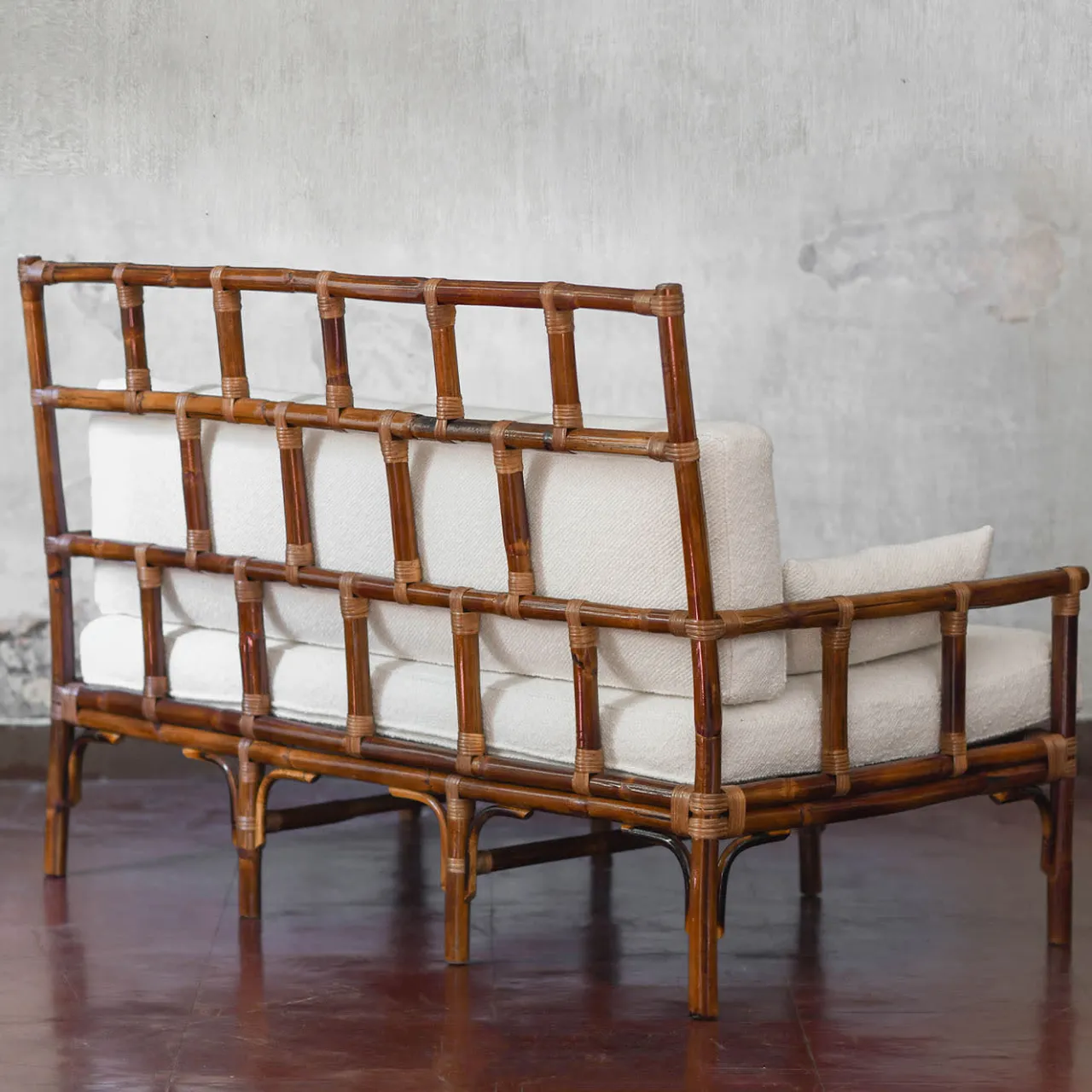 Molto Collectibles Benches<2-Seater White Dedar Fabric & Bamboo Bench