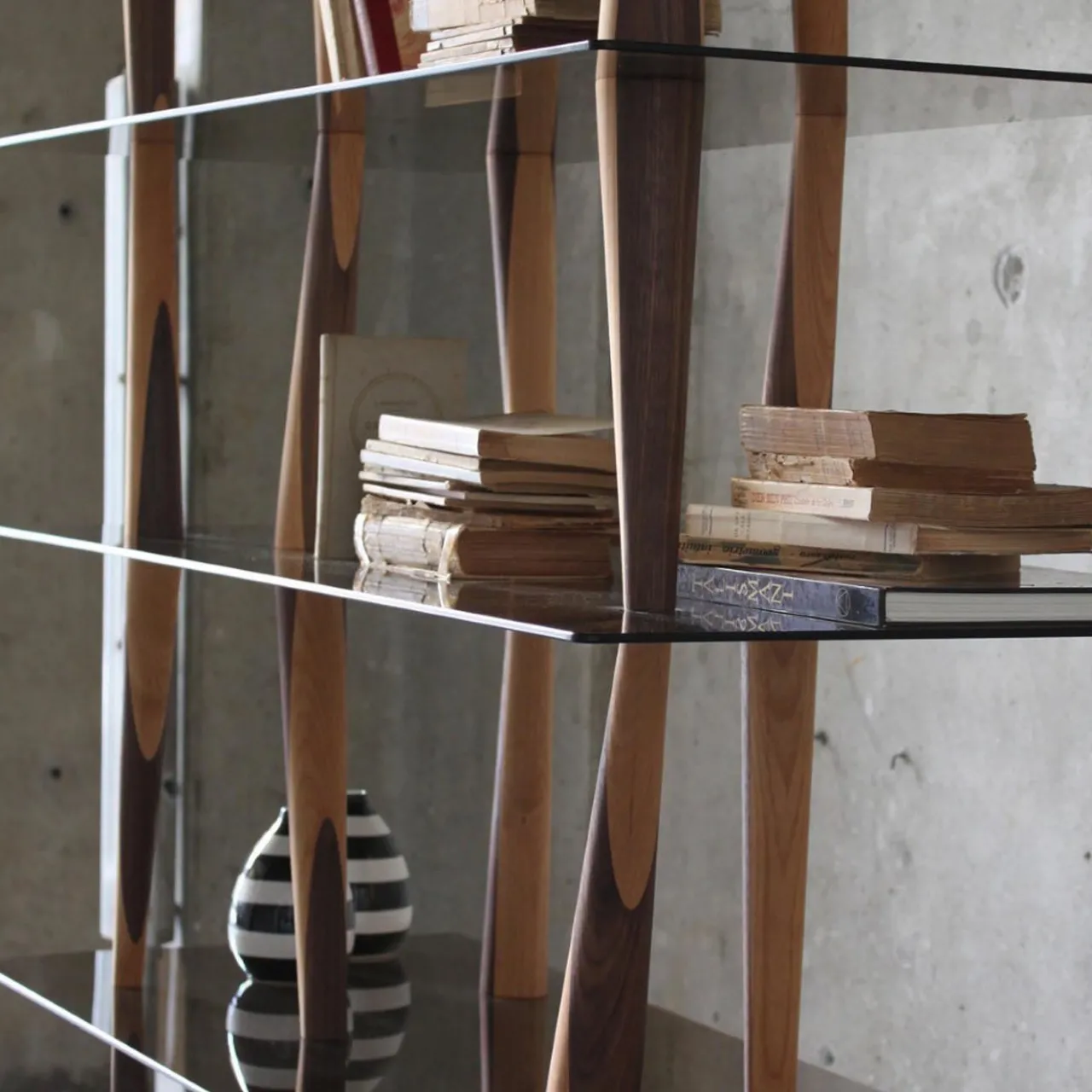 Horm Bookcases<Sendai Glass Bookcase by Toyo Ito