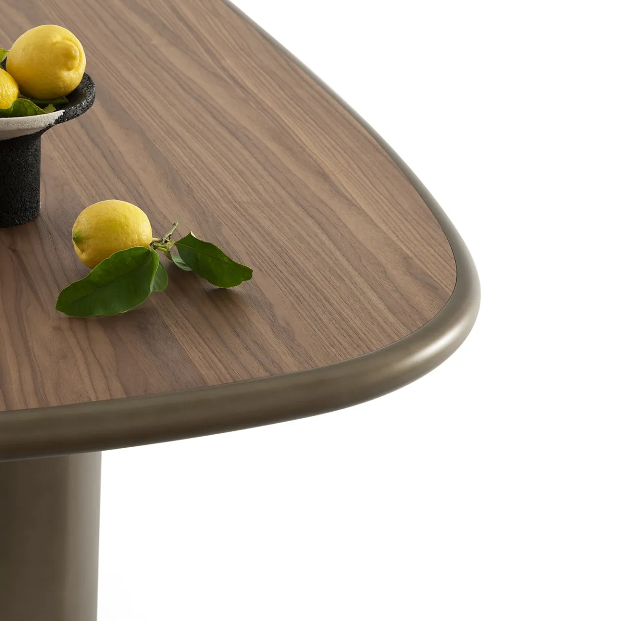 Morica Design Dining Tables<Sequoia Table in Oxidized Bronze and Canaletto Walnut